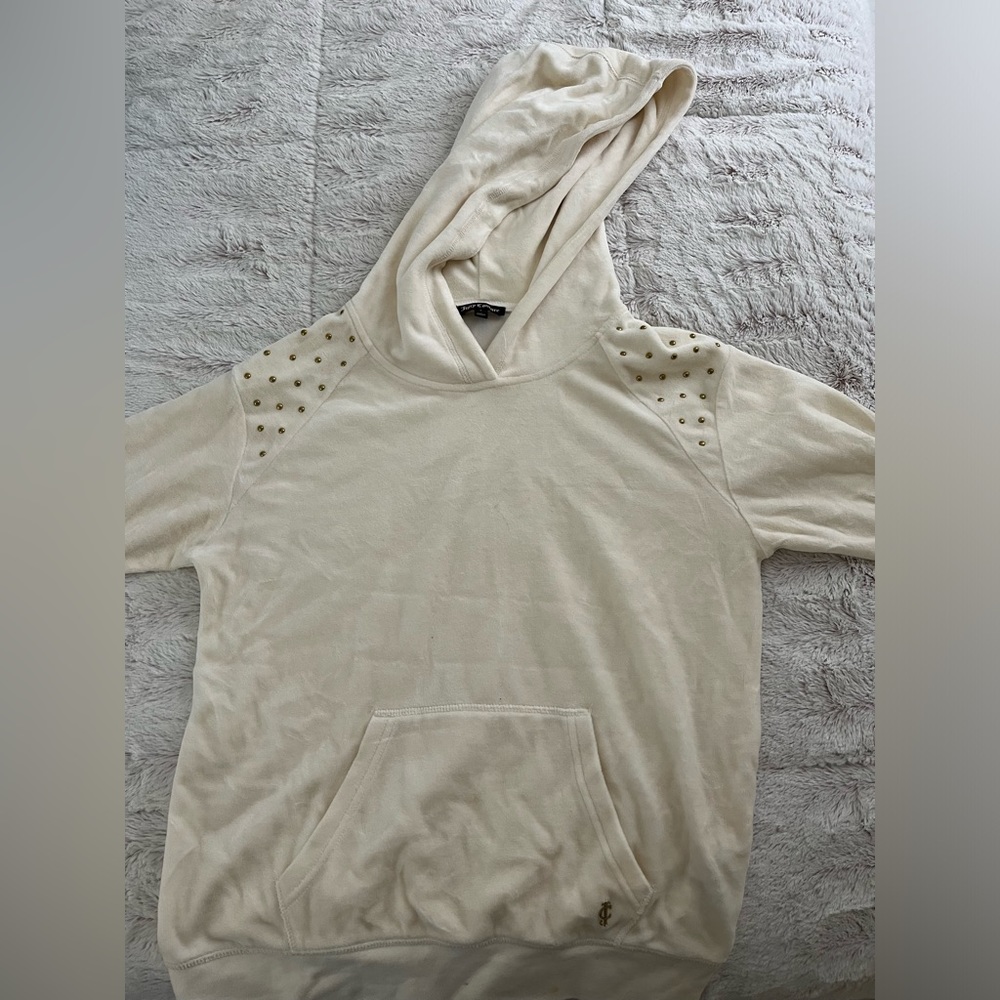 White Juicy Couture Sweatshirt with gold detail on shoulders